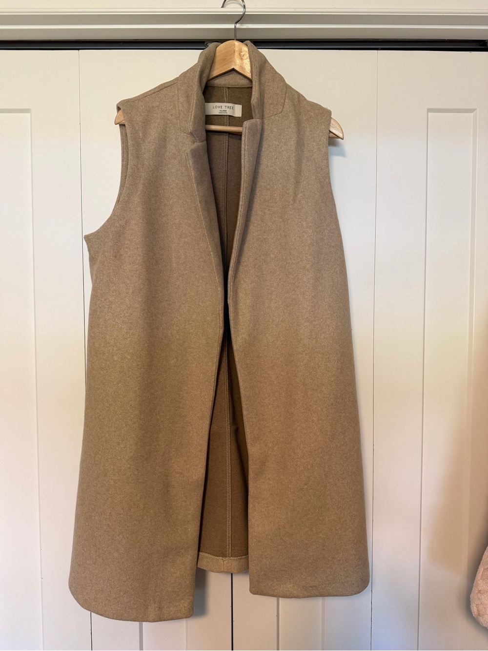 Love Tree Long Sleeveless Vest in Camel Beige